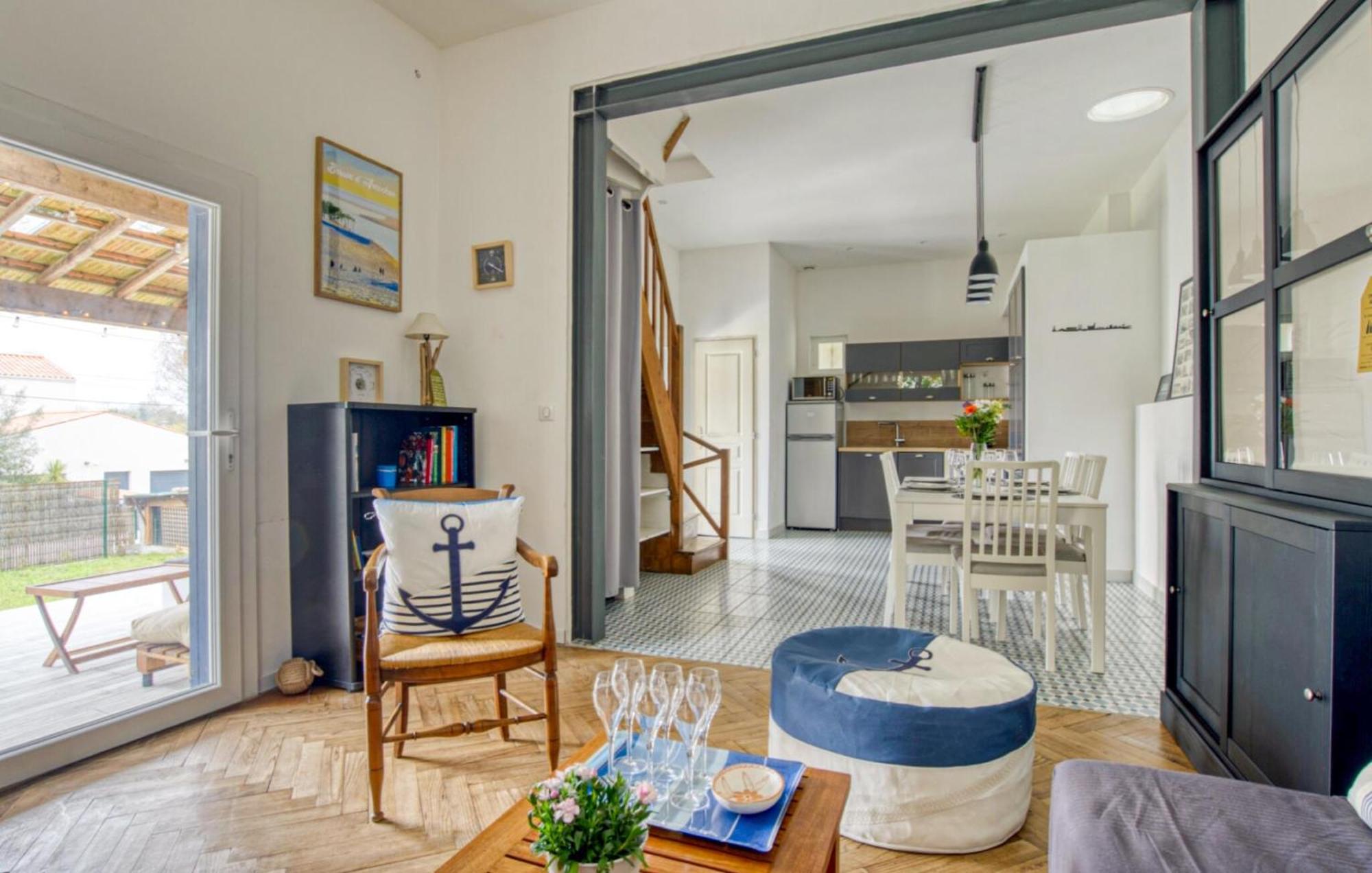 2 Bedroom Awesome In *